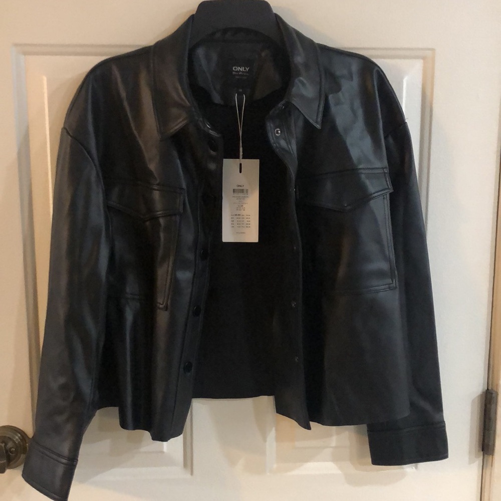 BLACK COOL JACKET WITH FRONT POCKETS - Picture 3 of 7